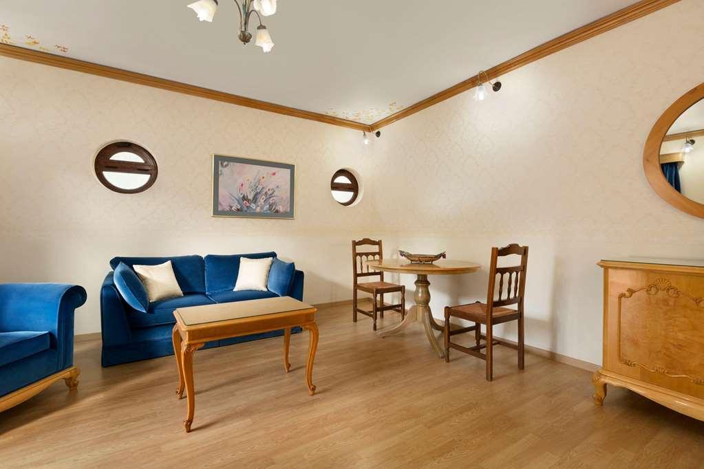 Ramada Loutraki Poseidon Resort 客房 照片