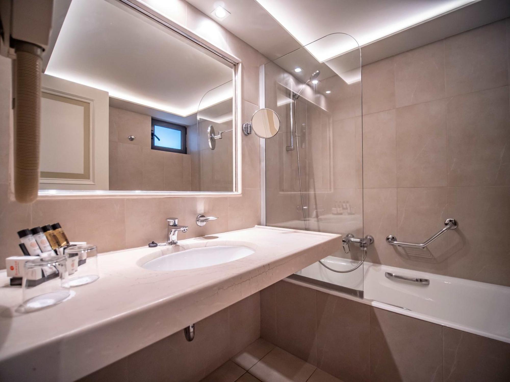 Ramada Loutraki Poseidon Resort 外观 照片