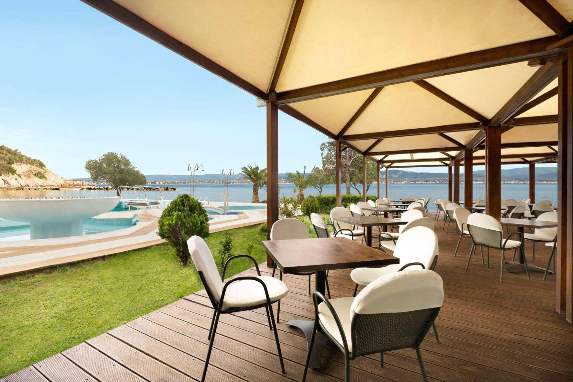 Ramada Loutraki Poseidon Resort 外观 照片