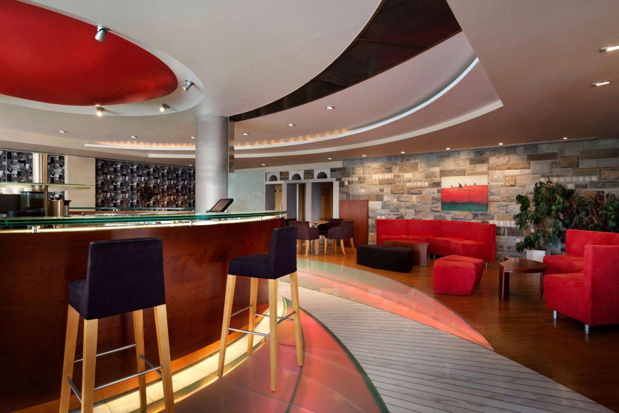 Ramada Loutraki Poseidon Resort 外观 照片