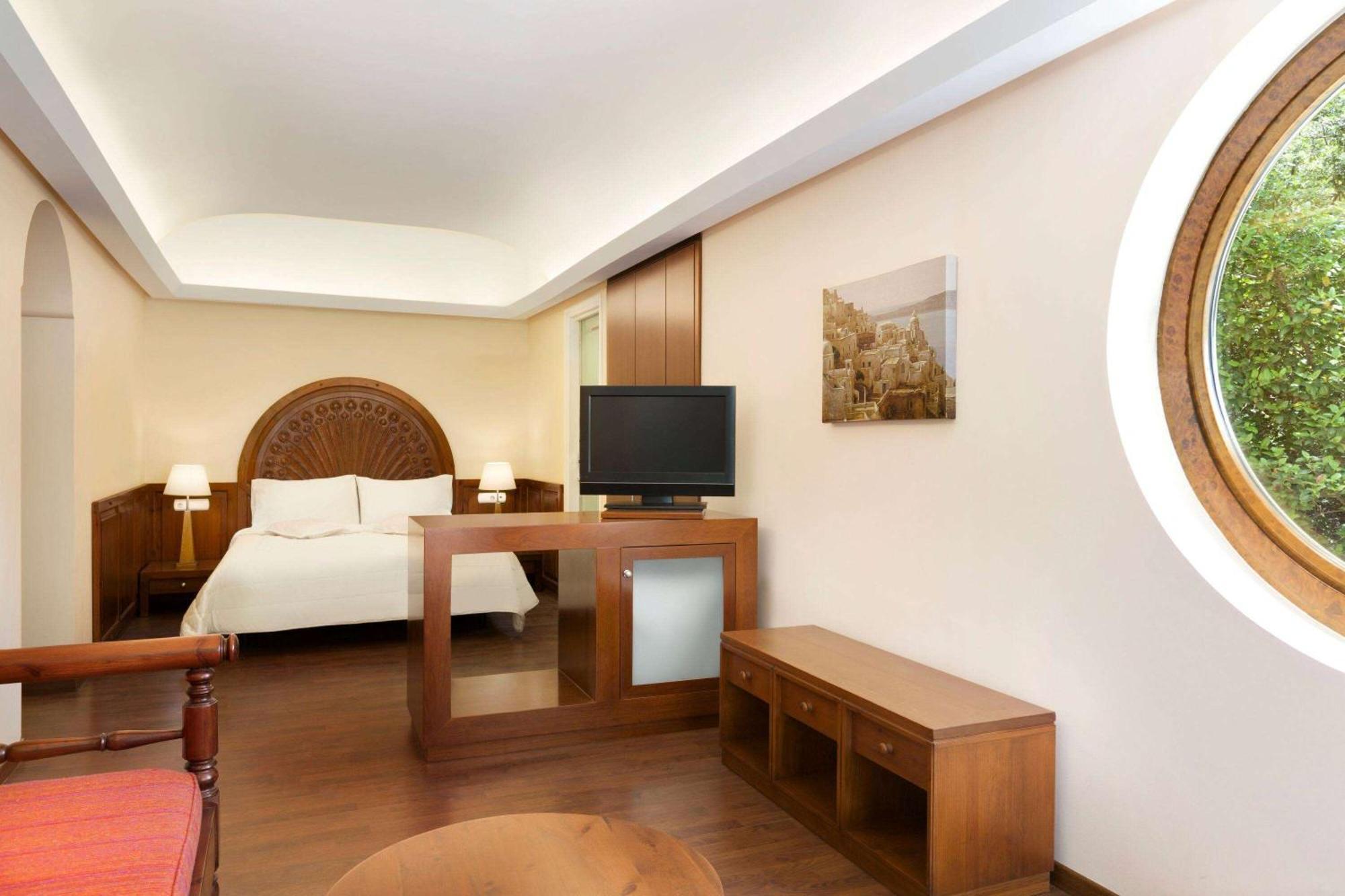 Ramada Loutraki Poseidon Resort 外观 照片