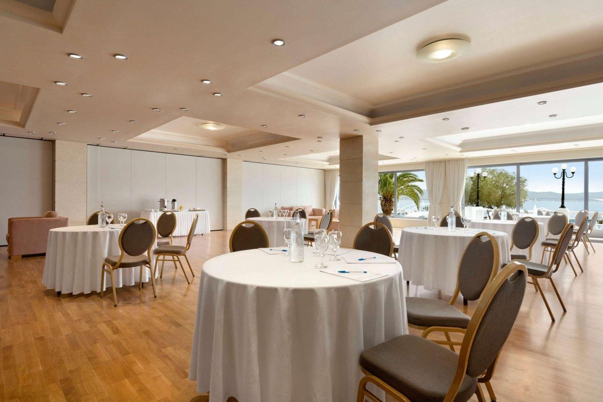 Ramada Loutraki Poseidon Resort 外观 照片