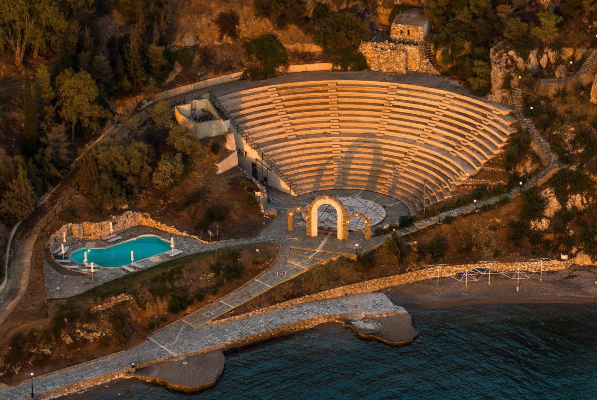 Ramada Loutraki Poseidon Resort 外观 照片