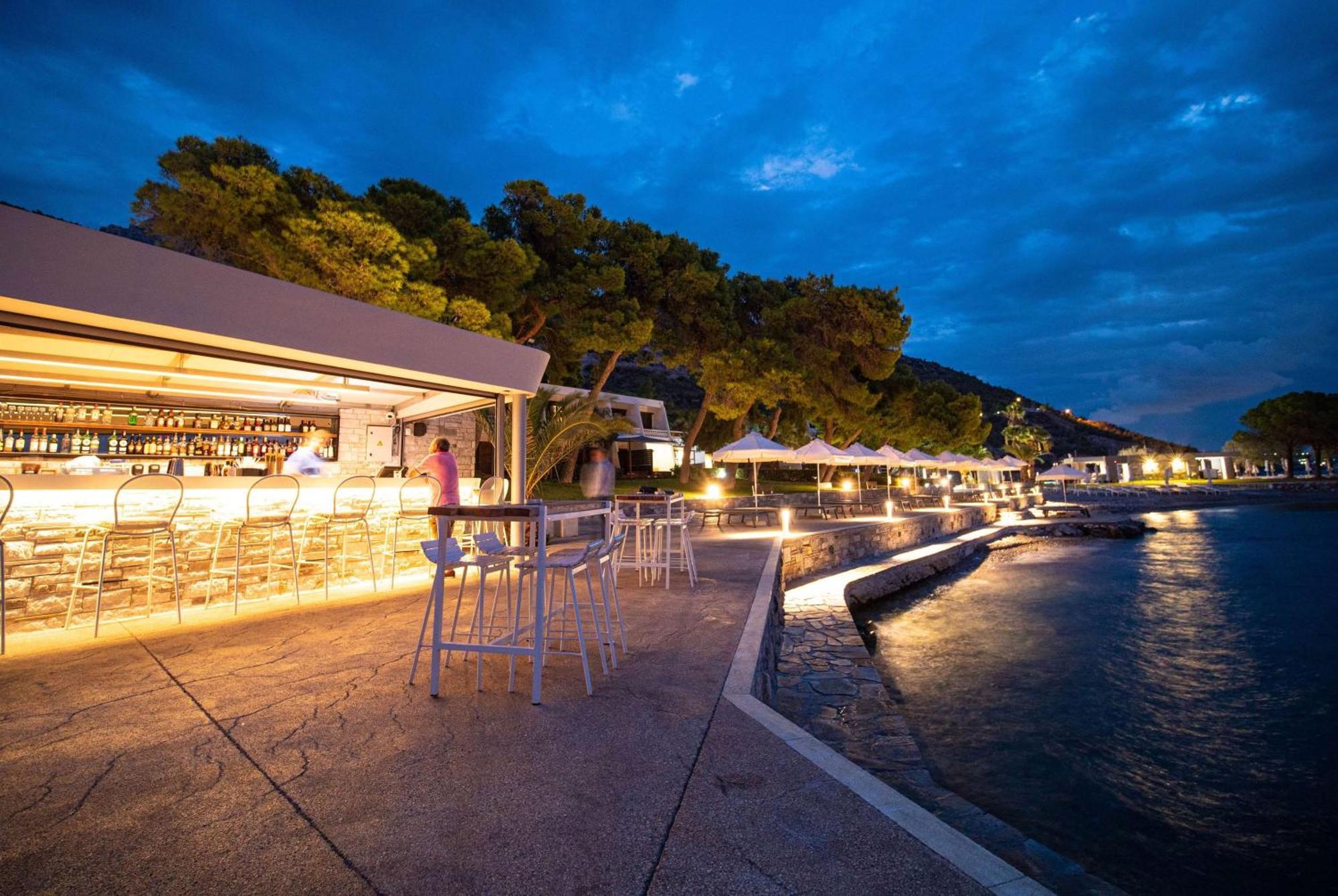 Ramada Loutraki Poseidon Resort 外观 照片