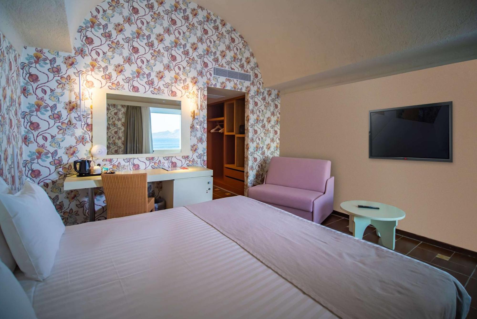 Ramada Loutraki Poseidon Resort 外观 照片