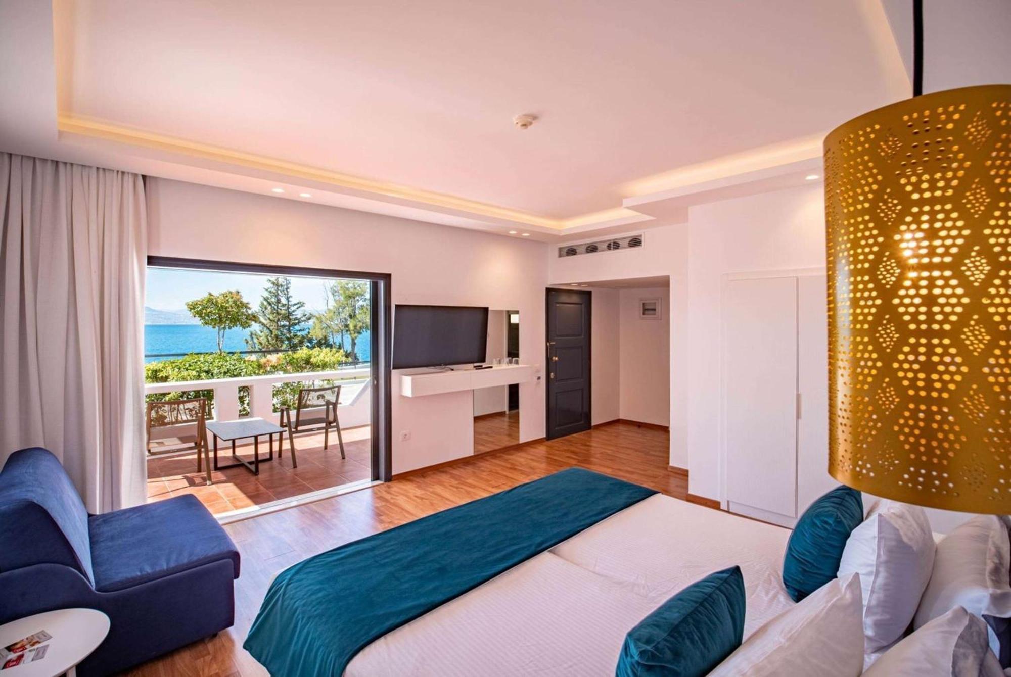 Ramada Loutraki Poseidon Resort 外观 照片
