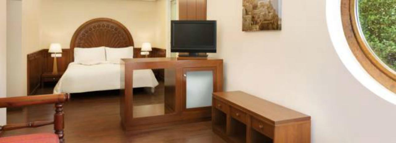 Ramada Loutraki Poseidon Resort 外观 照片