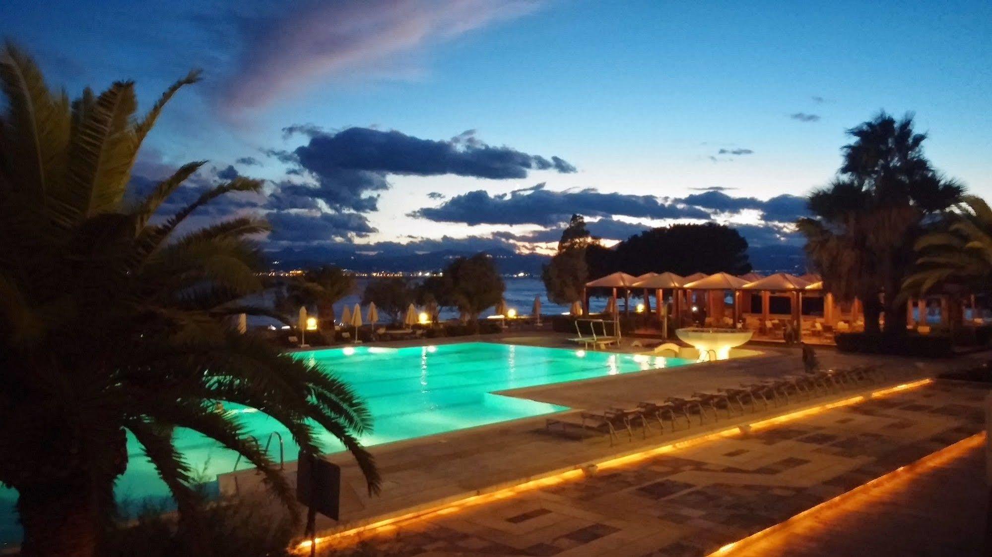 Ramada Loutraki Poseidon Resort 外观 照片